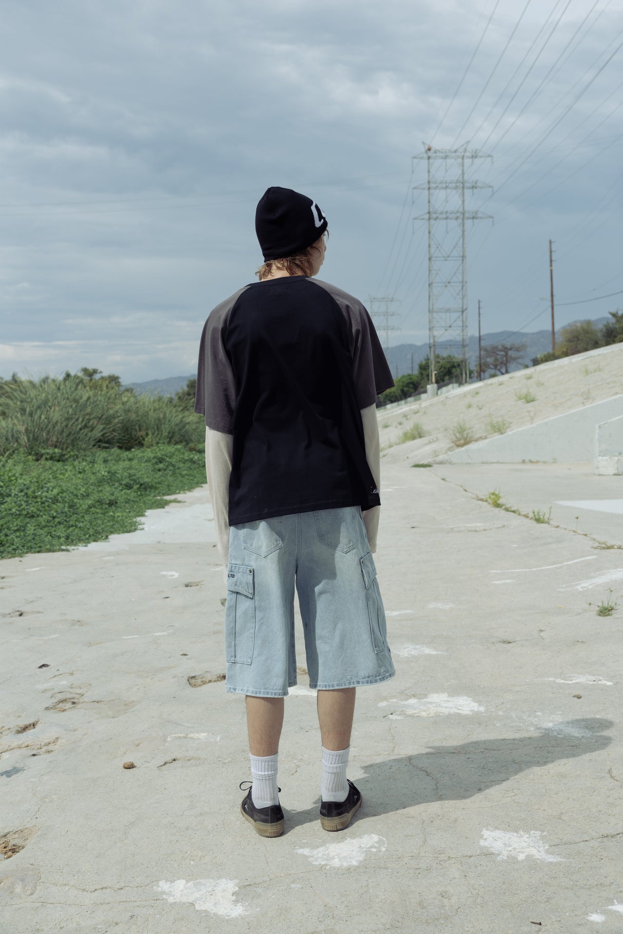 Double Layer Raglan Longsleeve - Black