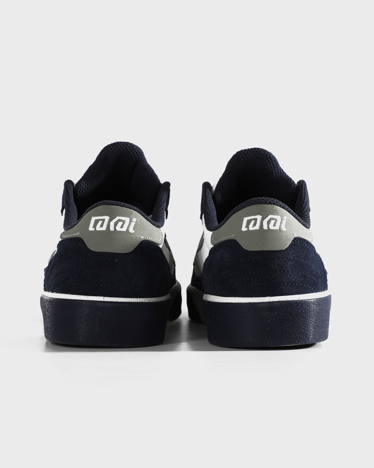 Cambridge - Elite Navy Seagrass White