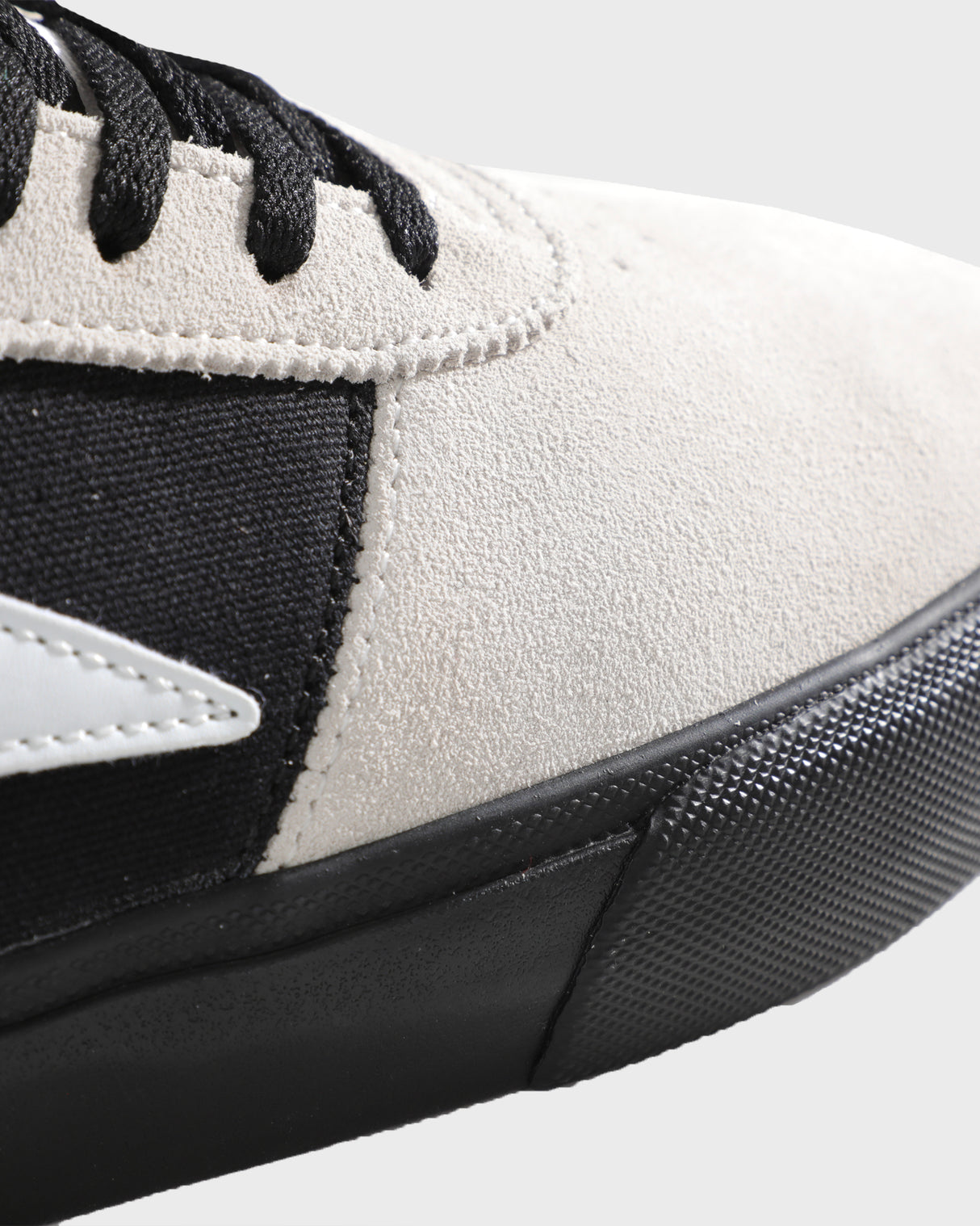 Manchester - White Suede Black Black