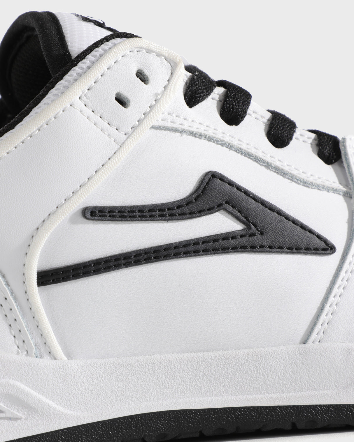 Telford Low - White/Black Leather