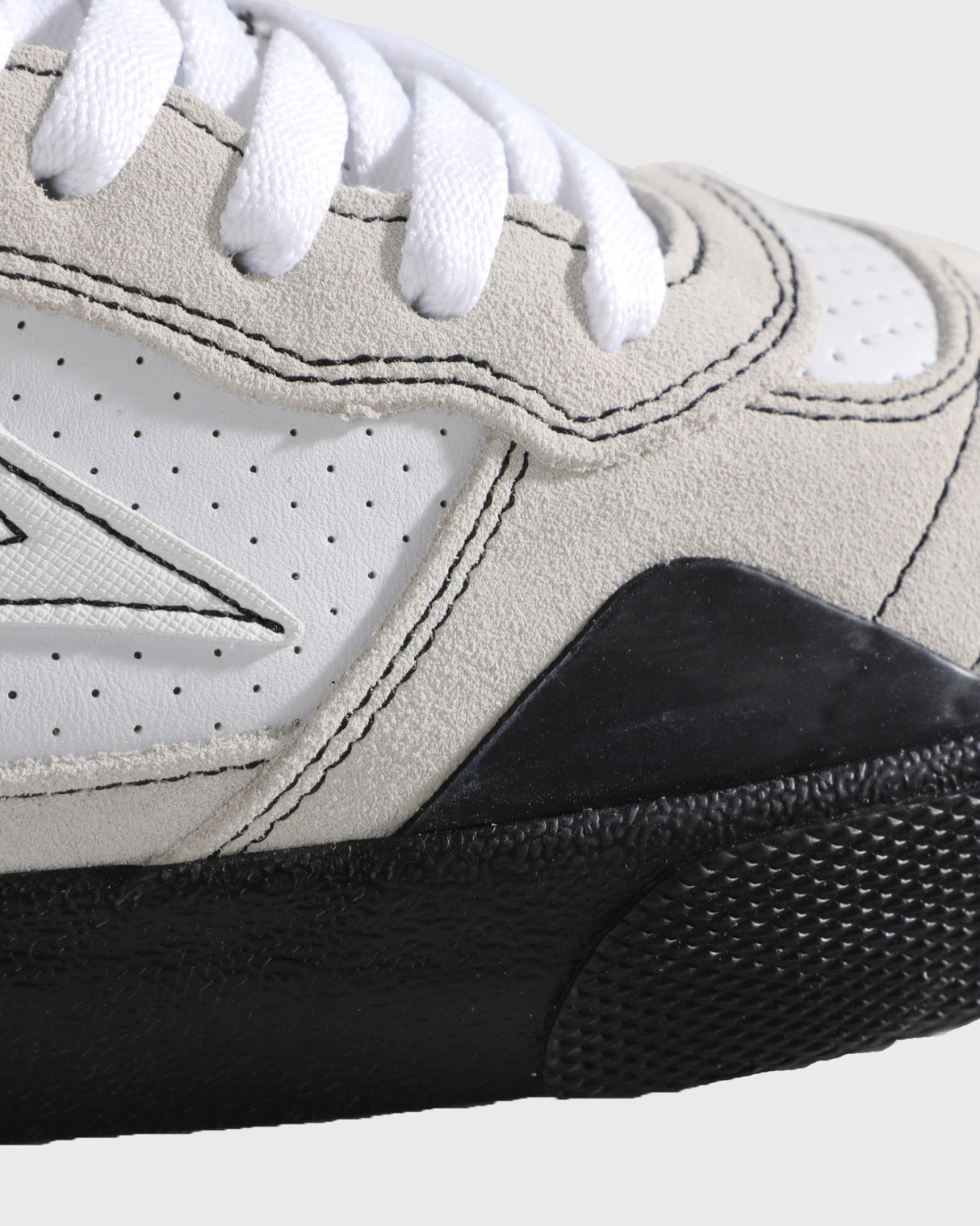 Cambridge - Elite Macbalife Black White