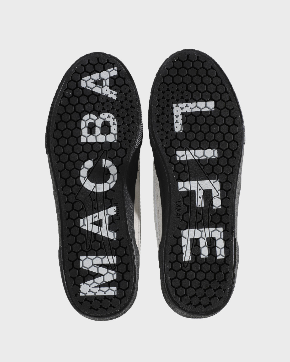 Cambridge - Elite Macbalife Black White