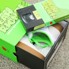Cambridge- White/UV Green Suede