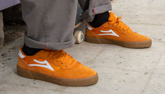 Cambridge - Orange Suede