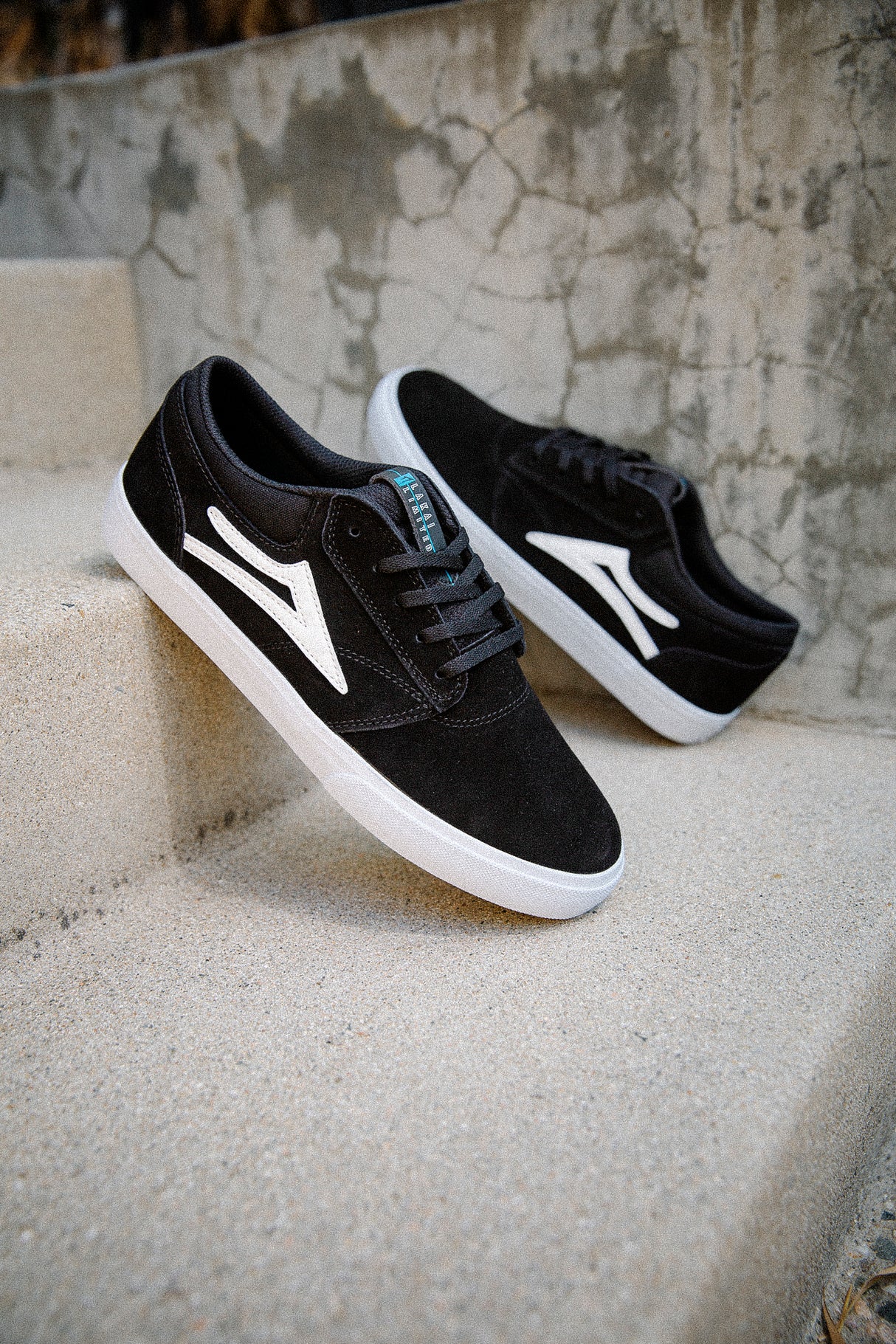 Griffin - Black Suede