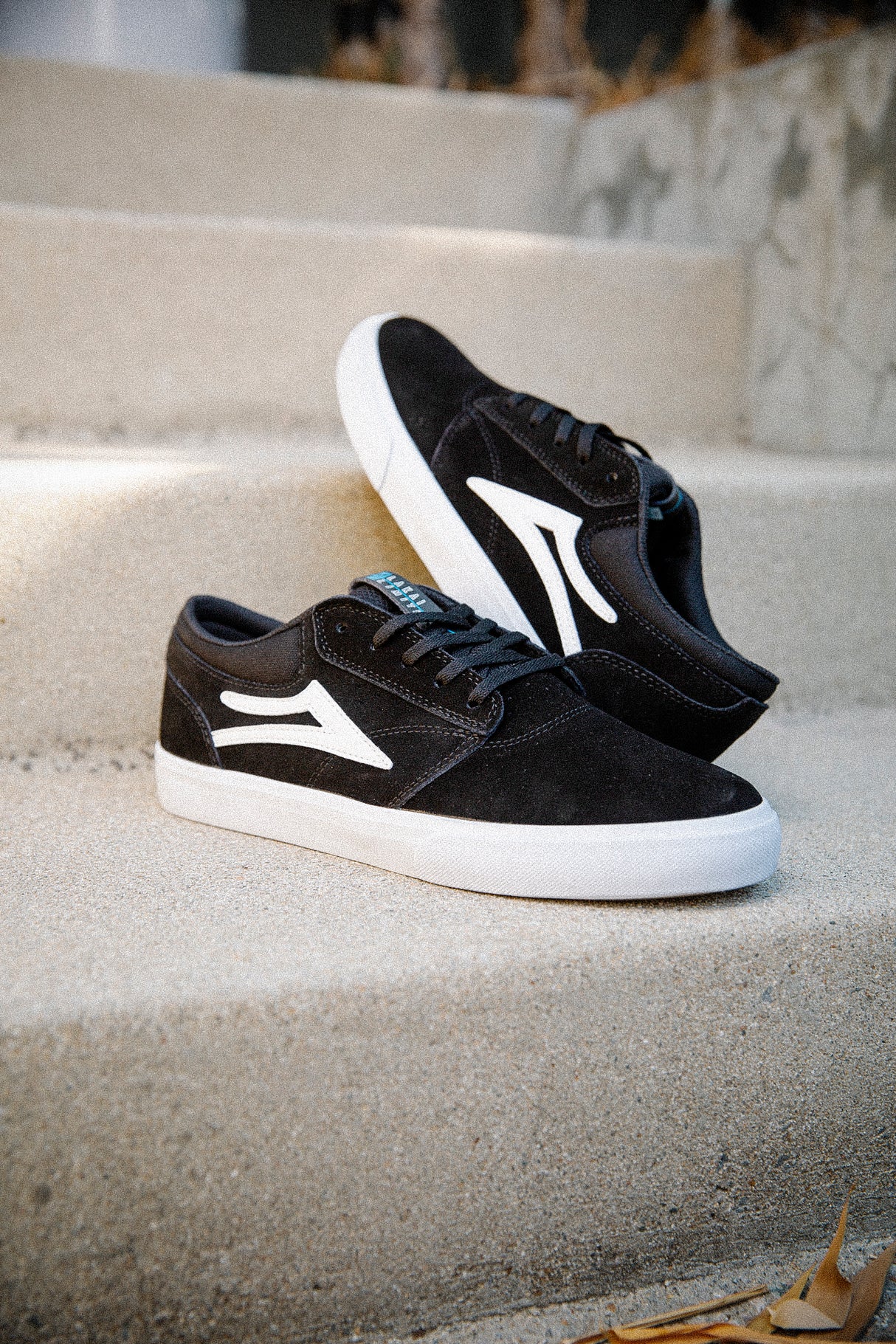 Griffin - Black Suede