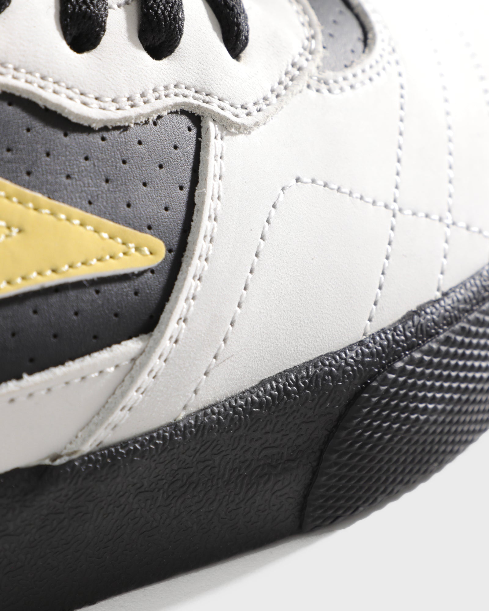 カタズカナイ！ Cambridge - White Banana Black