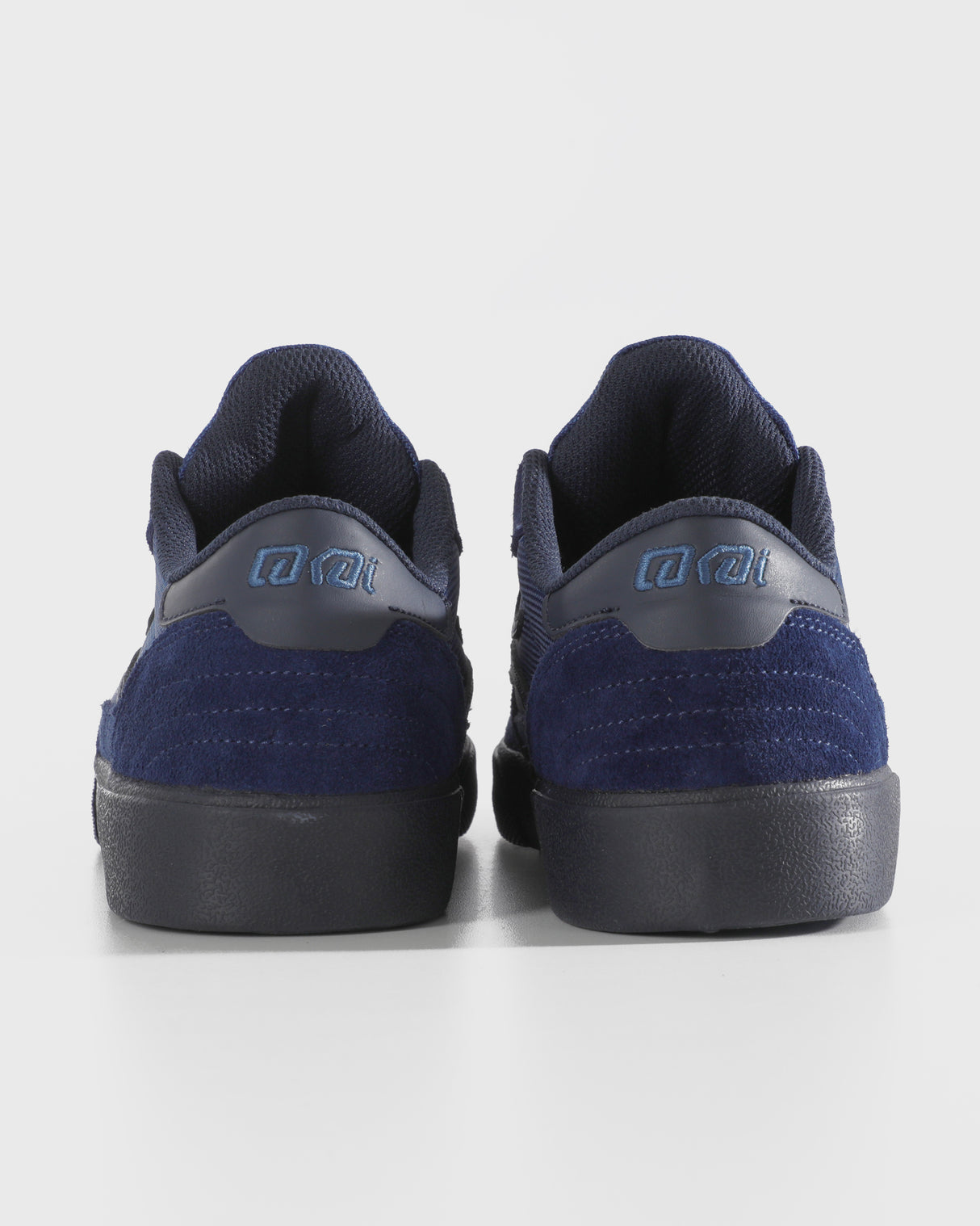 Cambridge - Estate Blue Suede Monochrome