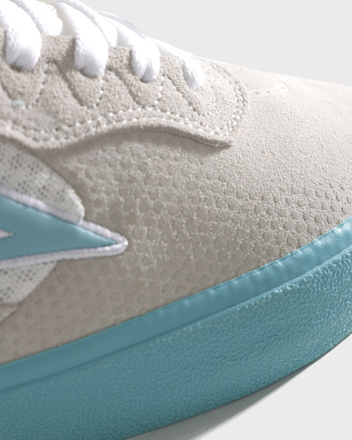 Essex - Elite White Suede Aqua